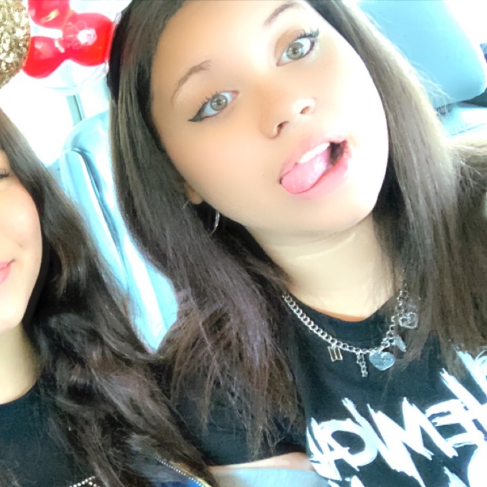 Meet your Posher, Raia